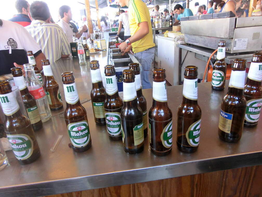 Botellines en un chiringuito de la Plaza. 24-09-2011