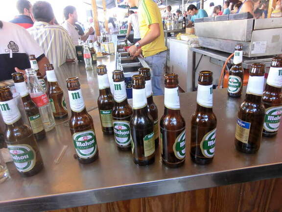 Botellines en un chiringuito de la Plaza. 24-09-2011