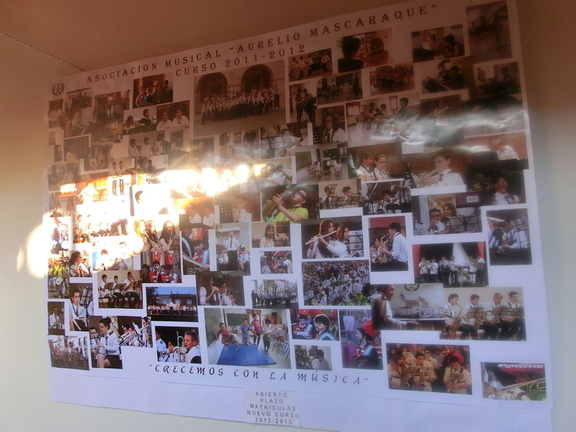Cartel de la Asociación Musical Aurelio Mascaraque expuesto en la Casa de los Jaenes en las fiestas 2012