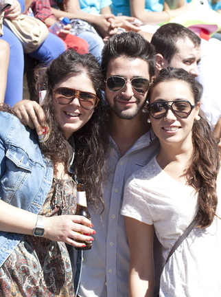 LOS AMIGOS EN LAS FIESTAS. (24-09-2012)