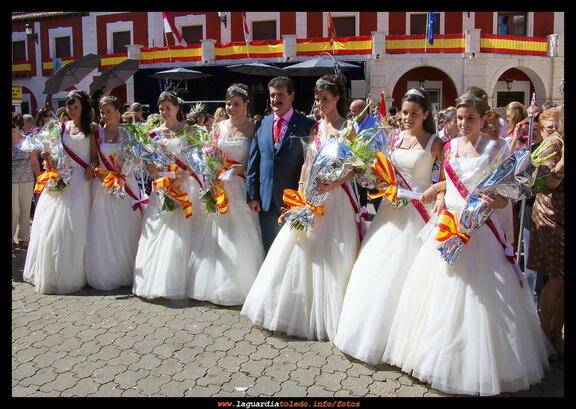 24 Septiembre 2012 - Ofernda floral al Sant Niño - Primer acto oficial de la Reina y su corte de honor