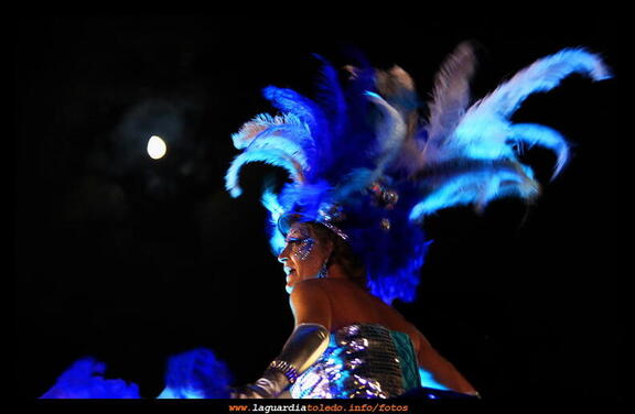 24 Septiembre 2012 - Desfile de carrozas nocturno - La artista y la luna