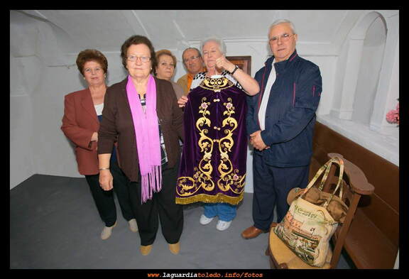27 Septiembre 2012 - Despedida de El Santo Niño - La túnica regalod de Felipa