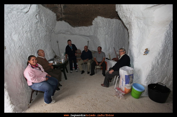27 Septiembre 2012 - Despedida de El Santo Niño - En la cueva II, descansando despés de repartir el zurra