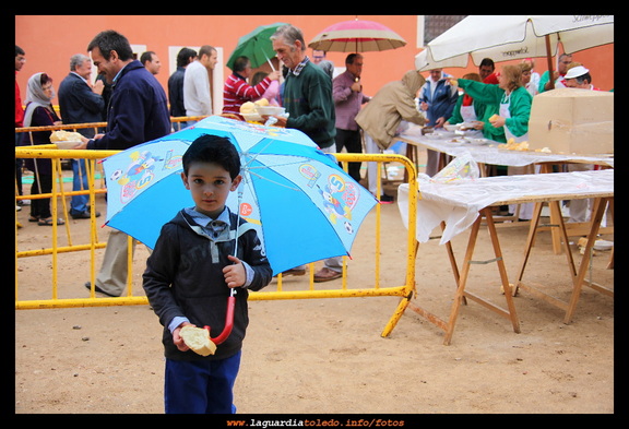 27 Septiembre 2012 - La vaquilla - Recogiendo la comida.