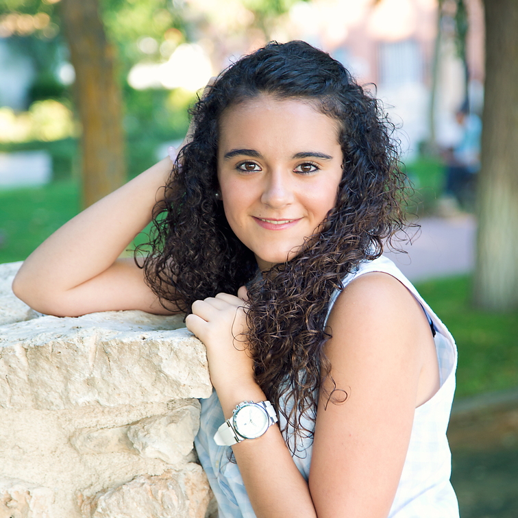 ANA NUÑO (DAMA DE HONOR DE LAS FIESTAS EN HONOR AL SANTO NIÑO DE LA GUARDIA.2014)