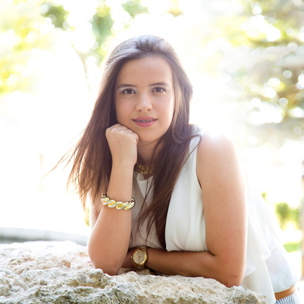 LAURA PÉREZ (DAMA DE HONOR DE LAS FIESTAS EN HONOR AL SANTO NIÑO DE LA GUARDIA 2014)