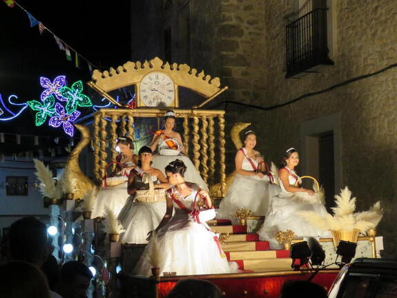 Desfile de carrozas nocturno