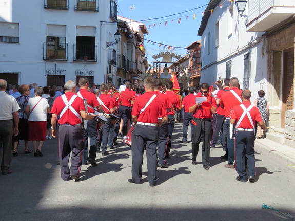 Desfile de carrozas diurno. Fiestas 2016
