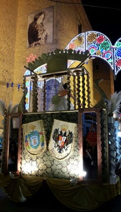 Detalle de la carroza de la reina y damas