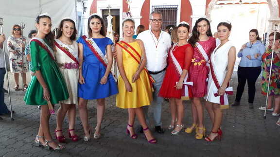 Reina, damas y mantenedor 2018
