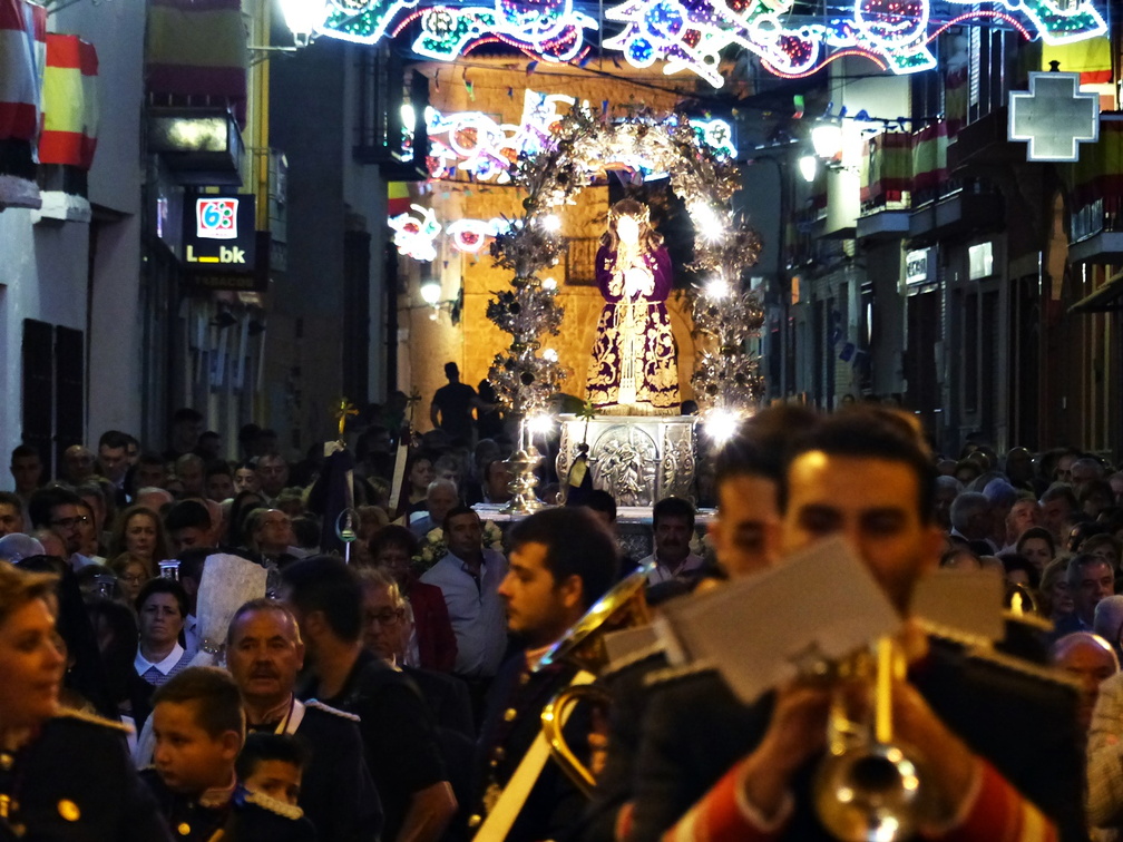 Procesión del día 25