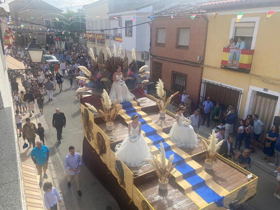 Carroza de Reina y Damas 2022