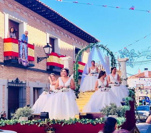 Carroza de la reina y damas 2023