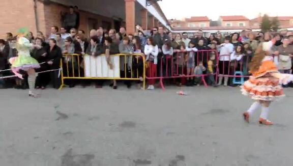 Comparsa "Juega conmigo" de la Asociación Juvenil "El trajín". Carnavales 2012
