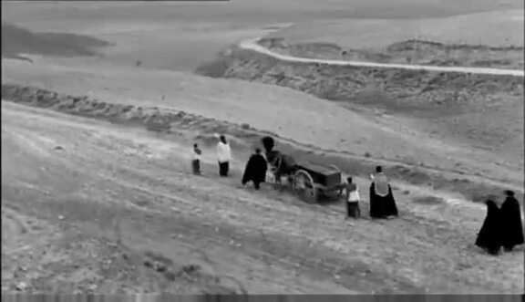 Secuencia de la película "Dulcinea" (1963) en donde aparecen las Cuevas de Villapalomas