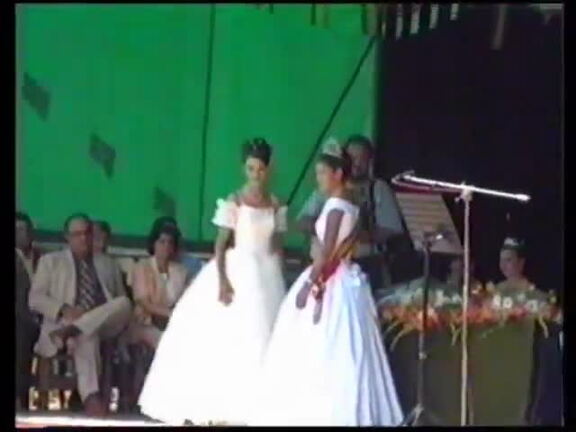 Coronación de la Reina de las fiestas 1999 Mª de los Angeles Mascaraque Mascaraque