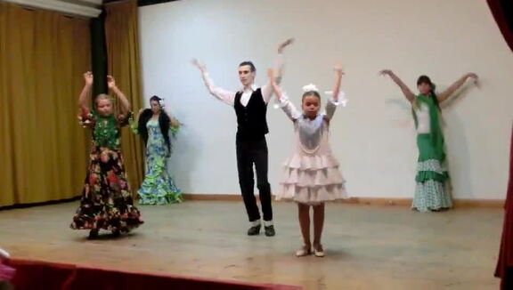 Actuación del grupo de baile de la Asociación Cultural Balarte en las fiestas 2012