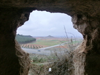 Vistas del cerro de la Atalaya desde una de las cuevas del Cerro