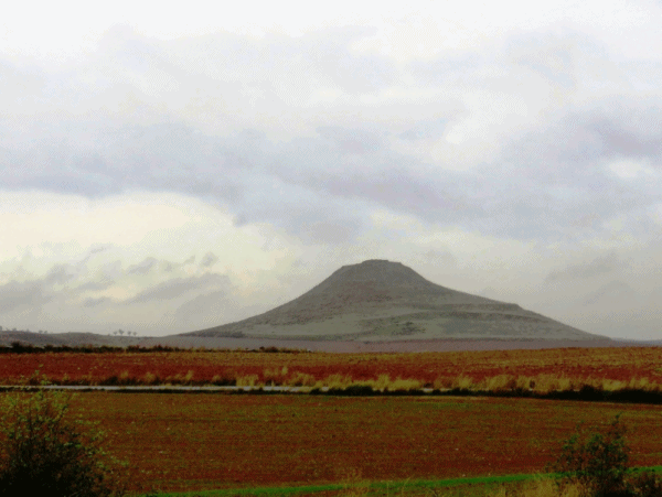Los cerros de la Atalaya y las Maricas un día lluvioso. 26-11-2016