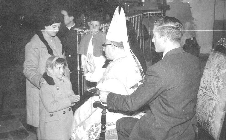 Confirmación de Charo en 1964