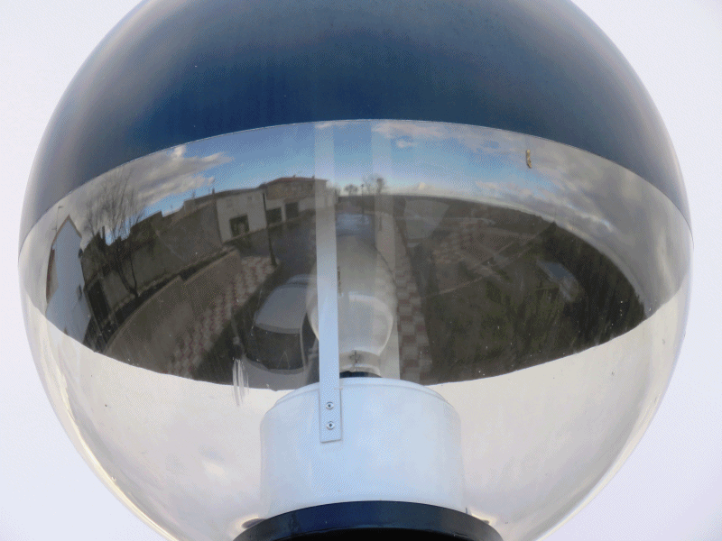 Panorámicas de las cuevas de Palacio vistas a través de los reflejos en las farolas. 5-2-2017
