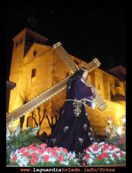 Nuestro Padre Jesús a su paso por la Plaza de la constitución.
