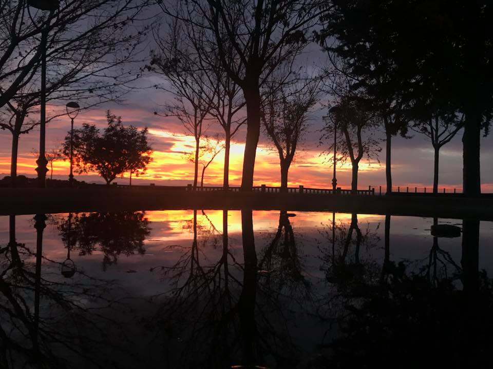 Puesta de sol en el puente de la Constitución