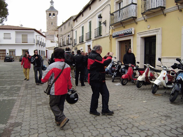 6 de Diciembre de 2008. 2ª Caravana vespera Ontígola-La Guardia. Visita a la Plaza Mayor