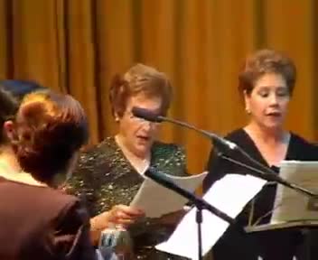 Festival Benéfico Navideño. 30 de Diciembre de 2005. Coro Parroquial cantando villancicos (II)