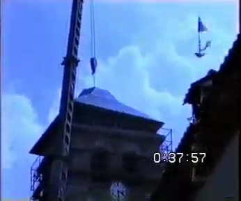 Colocación del chapitel nuevo en la Iglesia. 1990
