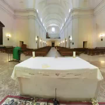 Vista total de la Iglesia desde el Altar Mayor