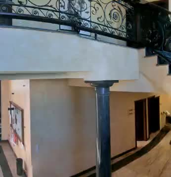 Vista de 360º de las escaleras del Ayuntamiento
