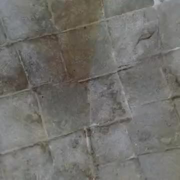 Visión total del Claustro de la Catedral de Toledo con el cuadro del Rapto del Santo Niño de Francisco Bayeu en primer plano