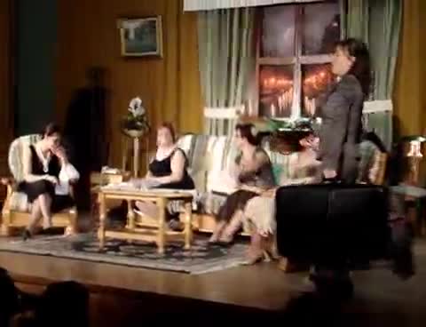 08-12-2007. Representación de la obra de teatro "Gente guapa, gente importante" de Rafael Mendizábal por el grupo de teatro de la Asociación de Mujeres "La Rosaleda" (5/5)
