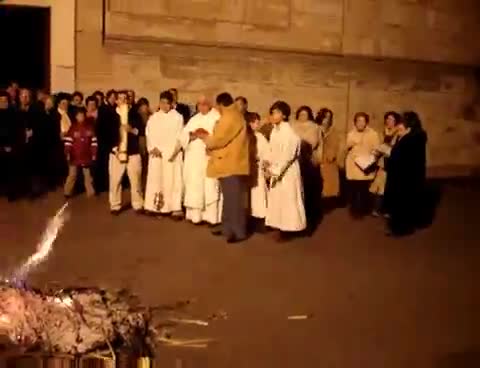 7 de Abril de 2007. 23:30. La tradicional hoguera antes de la Misa de Resurrección