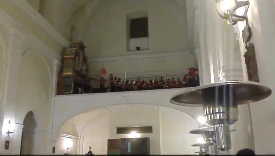 Actuación de la Banda de Cornetas y Tambores en la procesión "inmóvil" en la Iglesia. Viernes Santo de 2011