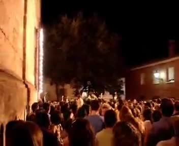 2 de Septiembre de 2006. Entrada del Santo Niño a la Iglesia después de la puja
