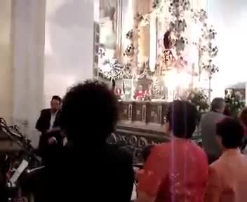 26 de Septiembre de 2006. Comienzo del cántico del Himno al Santo Niño tomado desde el coro