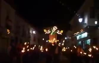 24 de Septiembre de 2006. Los tradicionales hachones antes de la pólvora