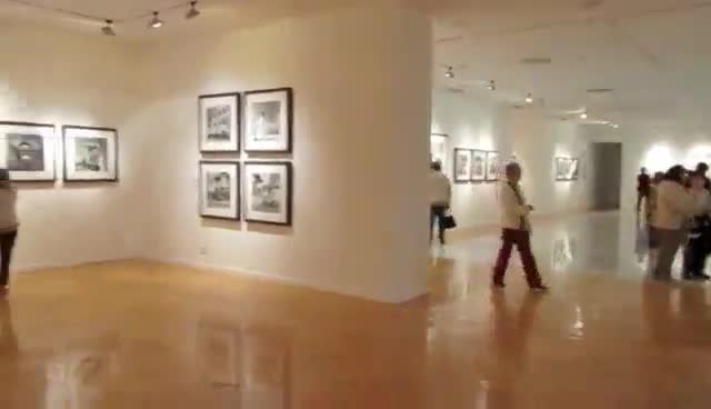 Fotografía guardiola en la exposición de Francesc Català Roca "Obras Maestras" en el Círculo de Bellas Artes de Madrid