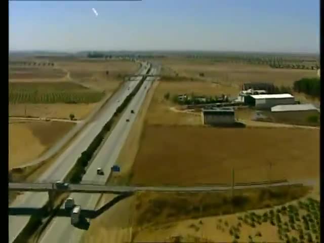 Secuencia del programa de la Televisión de Castilla la Mancha "Un paseo por las nubes" en donde aparece una vista aérea de nuestro pueblo