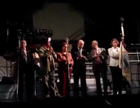26 de Septiembre de 2007. La puja por los cetros y banderas