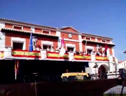 24 de Septiembre de 2006. Acto protocolario de izado de la Bandera Española por el alcalde D. Luis Cabiedas al son del Himno Nacional