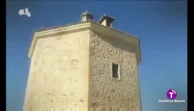 Extracto del programa de Castilla la Mancha Televisión grabado en Tembleque en el que aparece una guardiola, Angela, que está de biblitecaria allí
