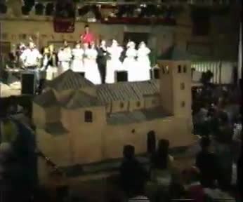 Fiestas de 1989. Carroza sobre la Iglesia Parroquial