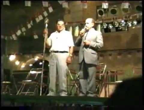 Fiestas de 1988. La puja por los cetros del Santo Niño dirigida por el entonces presidente de La Cofradía del Santo Niño Juan Novillo