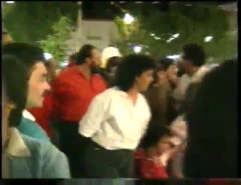 Fiestas de 1988. De verbena en la Plaza bailando "Paquito el Chocolatero".