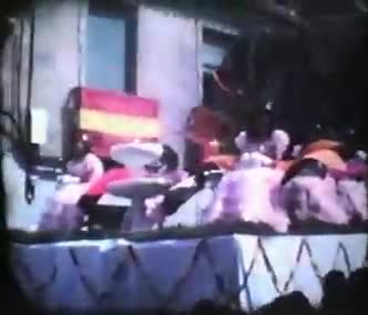 Fiestas de 1982. Carroza de las damas y la Reina