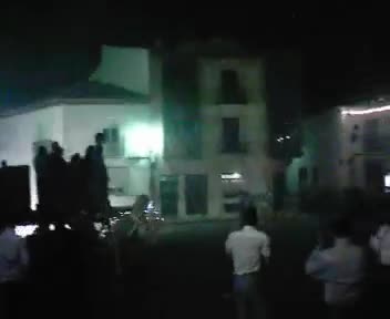 Fiestas de 2004. Toros de fuego en la Plaza. 2 toros simultáneos